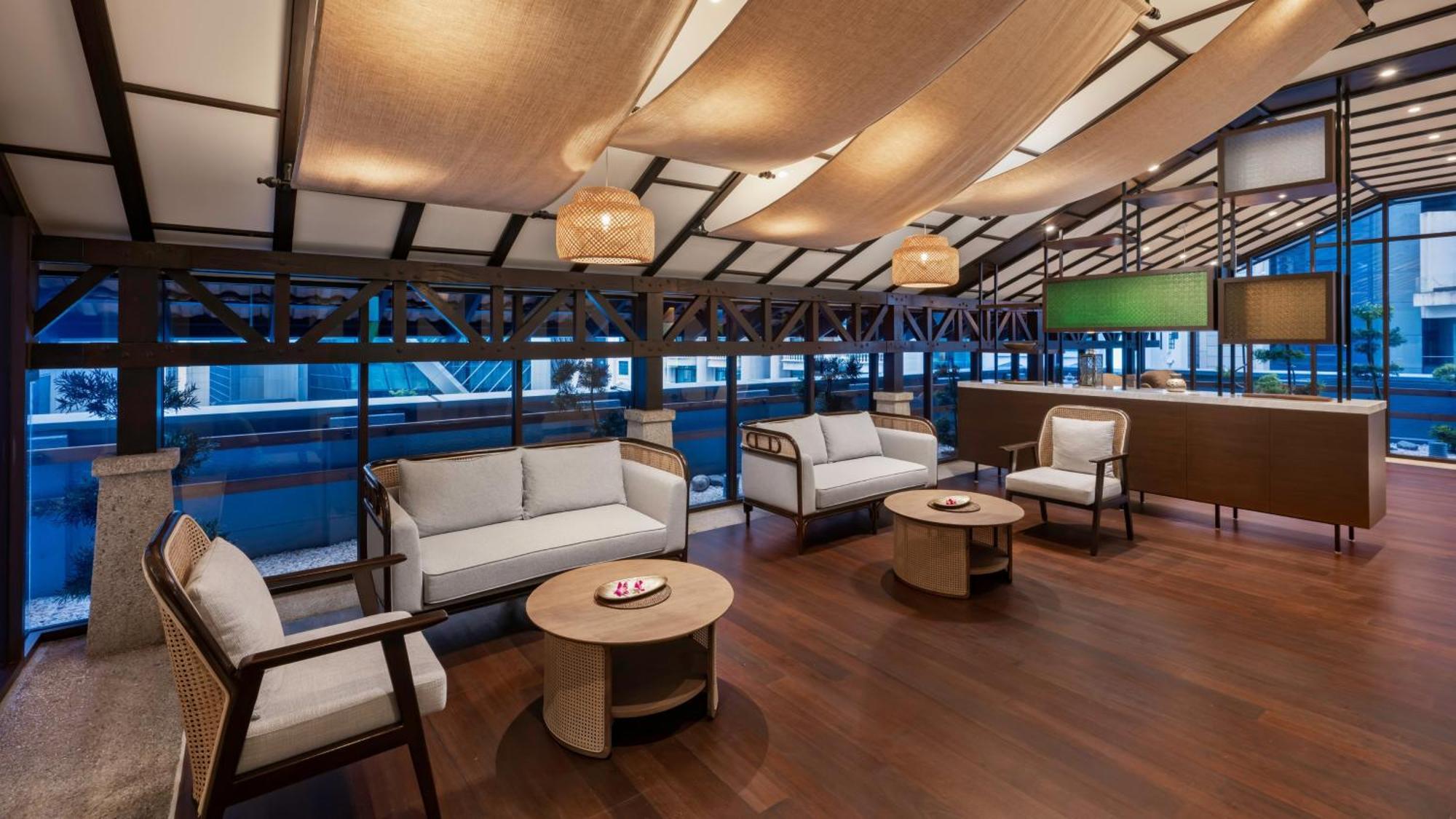 Intercontinental Kuala Lumpur By Ihg Hotel Eksteriør billede The lounge at Yangon International Airport