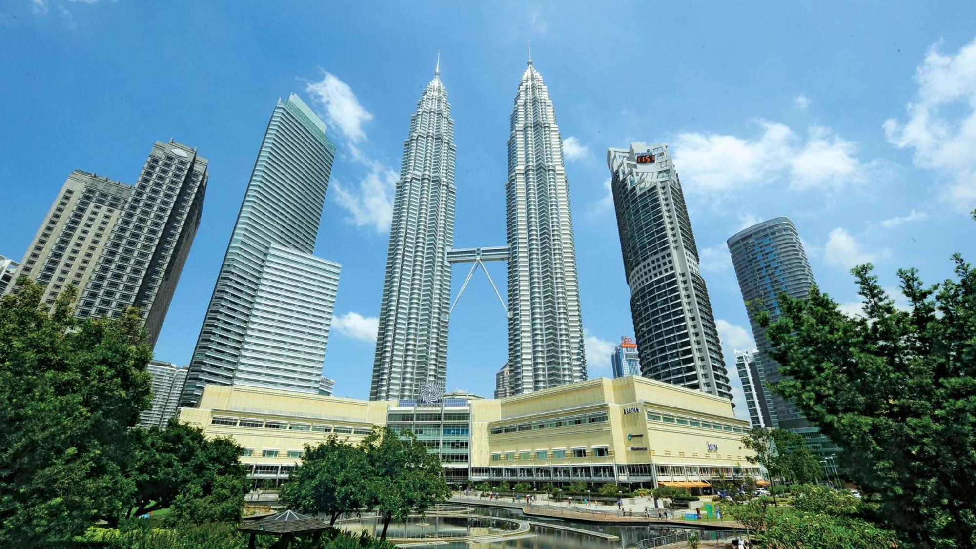 Intercontinental Kuala Lumpur By Ihg Hotel Eksteriør billede Petronas Twin Towers